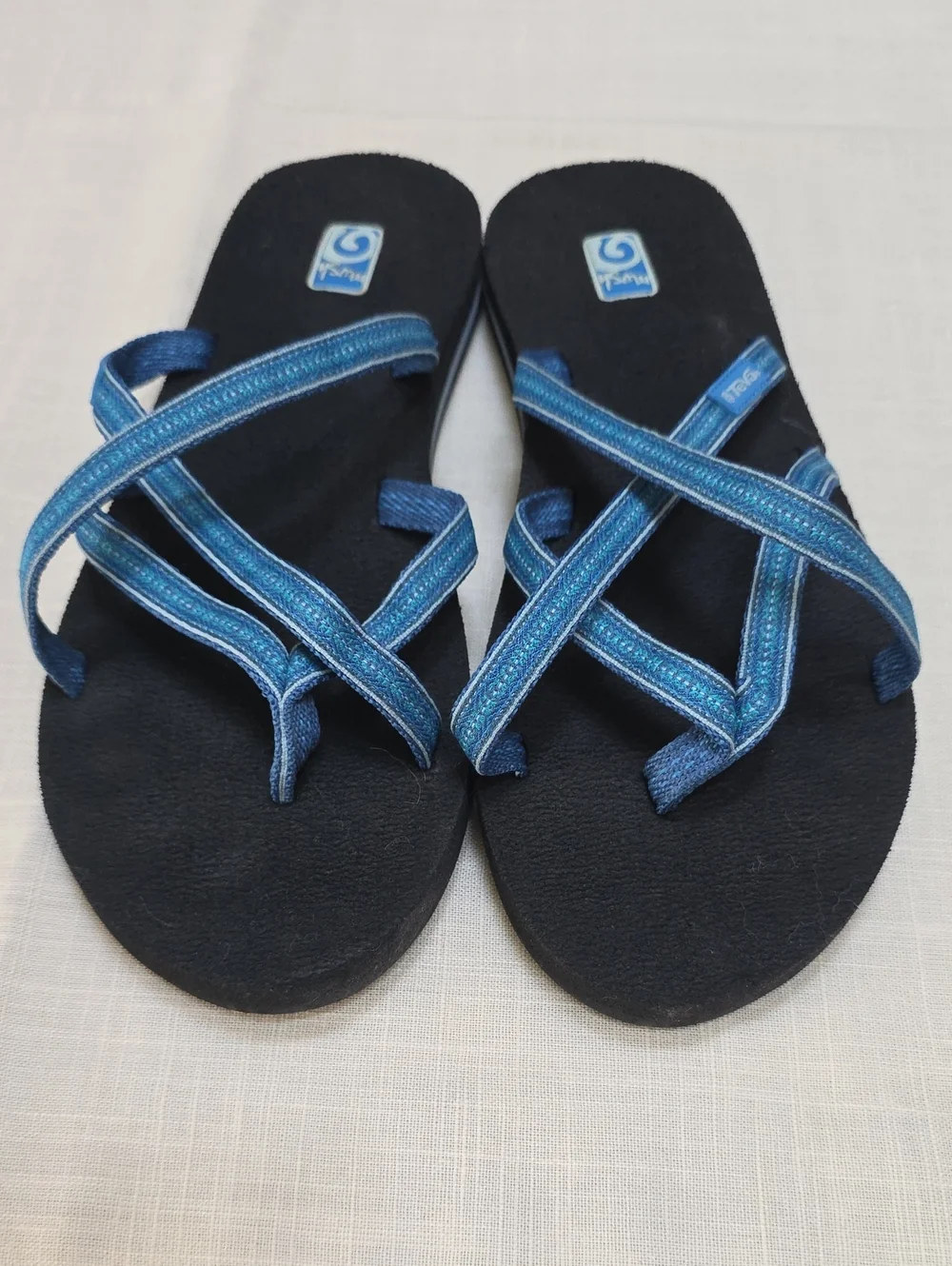 Teva Olowahu Women's Blue Cross-Strap Sandals